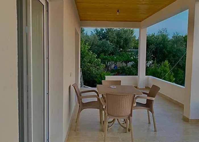 Elio's House Avlonya